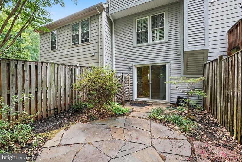 15067 Maple Glen Ct, Dumfries, VA 22025