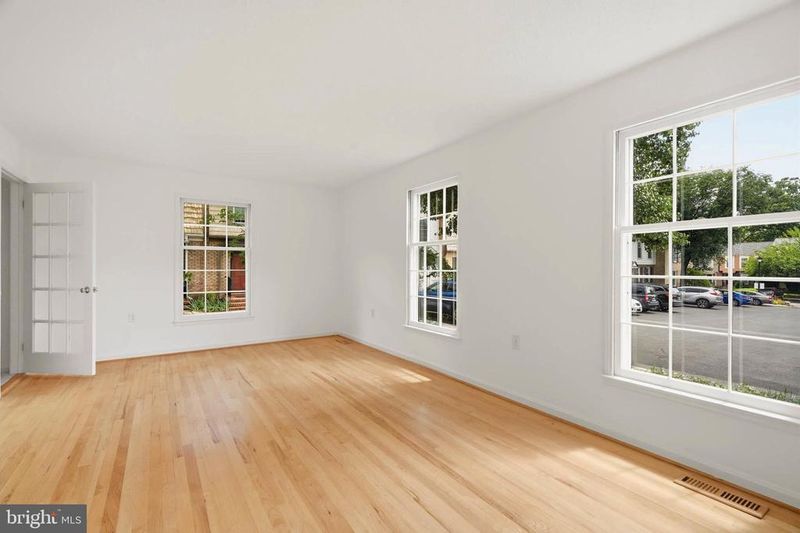 1717 Dana St, Crofton, MD 21114