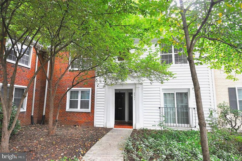 2511 S Walter Reed Dr #B, Arlington, VA 22206