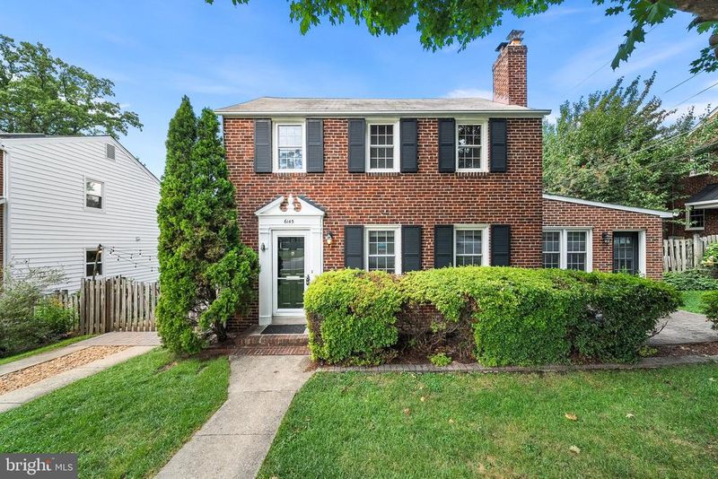 6145 12th St N, Arlington, VA 22205