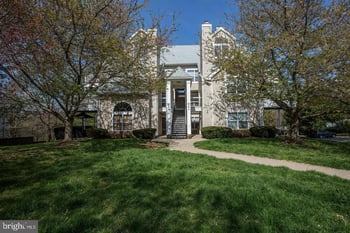 921 Hillside Lake Ter #304, Gaithersburg, MD 20878