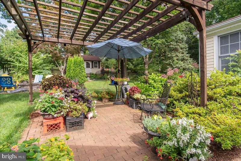 5528 Woodlyn Rd, Frederick, MD 21703