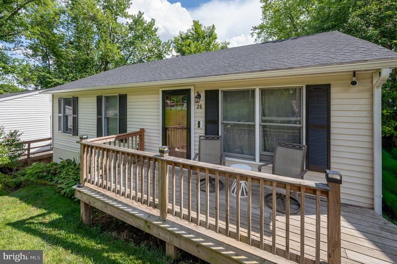 28 E E St, Brunswick, MD 21716