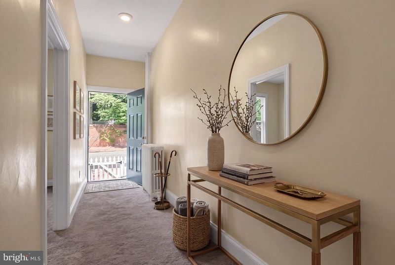 420 S Pitt St S, Alexandria, VA 22314
