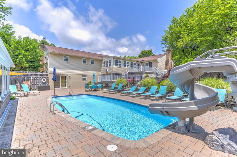 6893 Old Solomons Island Rd, Friendship, MD 20758