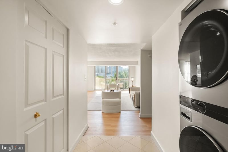 5000 Battery Ln #706, Bethesda, MD 20814