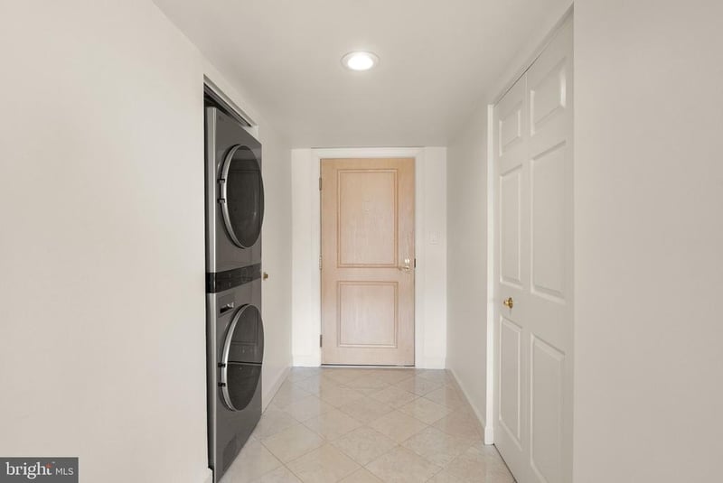 5000 Battery Ln #706, Bethesda, MD 20814