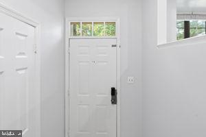 3977 Burning Bush Ct, Fairfax, VA 22033