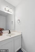 3977 Burning Bush Ct, Fairfax, VA 22033