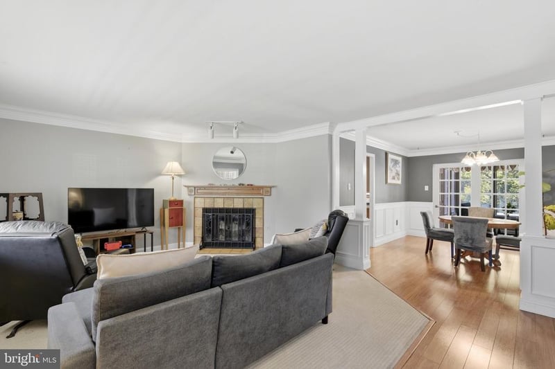 15746 Pointer Ridge Dr, Bowie, MD 20716