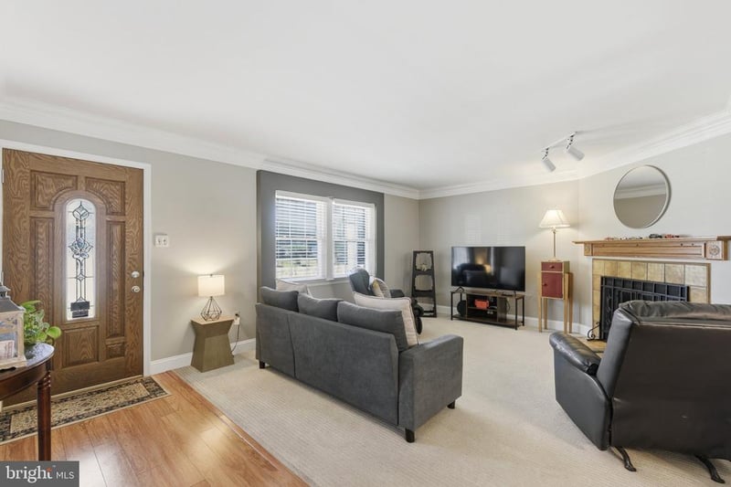 15746 Pointer Ridge Dr, Bowie, MD 20716