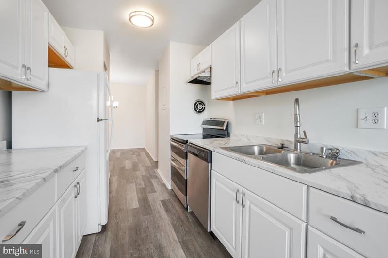 454 Girard St #373, Gaithersburg, MD 20877