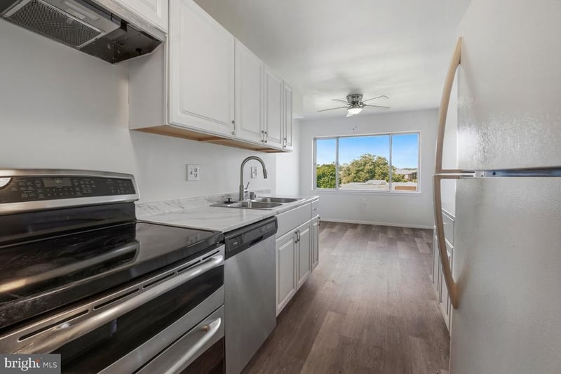 454 Girard St #373, Gaithersburg, MD 20877
