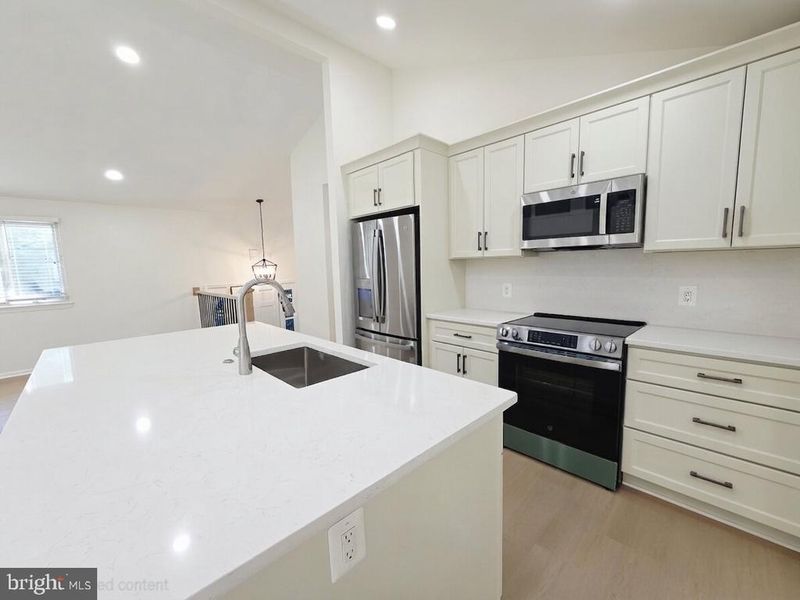 10027 W Constable Ct, Fairfax, VA 22032
