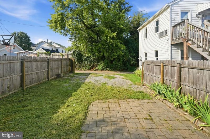 320 3rd Ave, Quantico, VA 22134