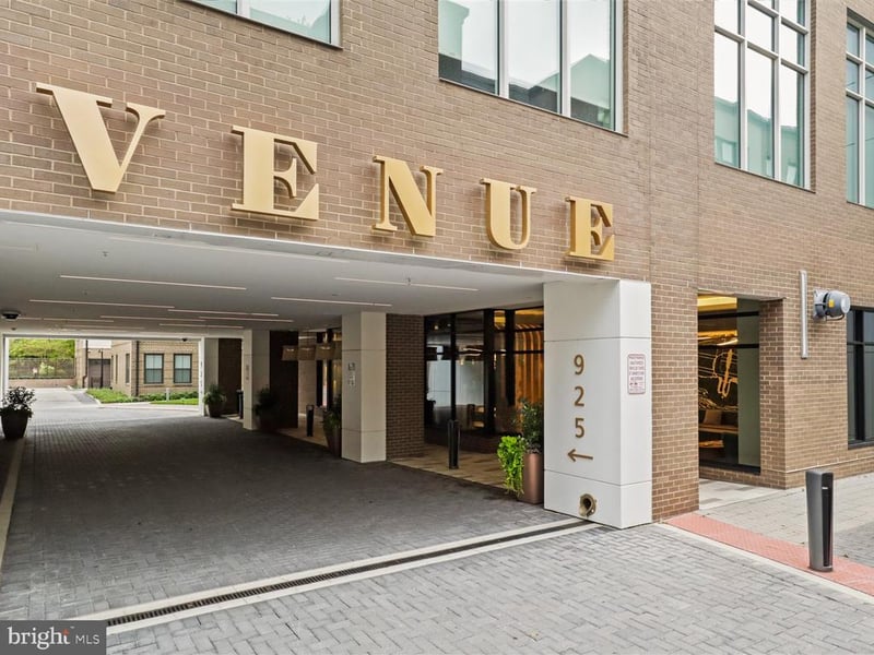 925 N Fairfax St #704, Alexandria, VA 22314