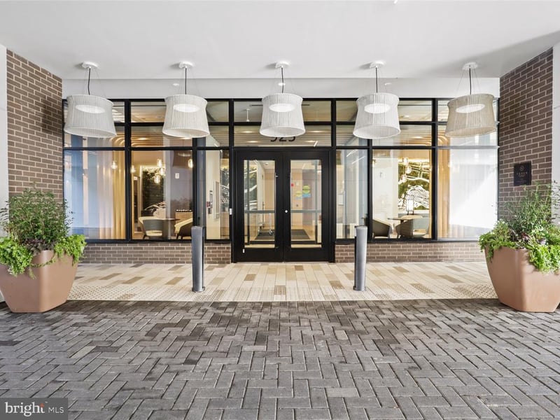 925 N Fairfax St #704, Alexandria, VA 22314