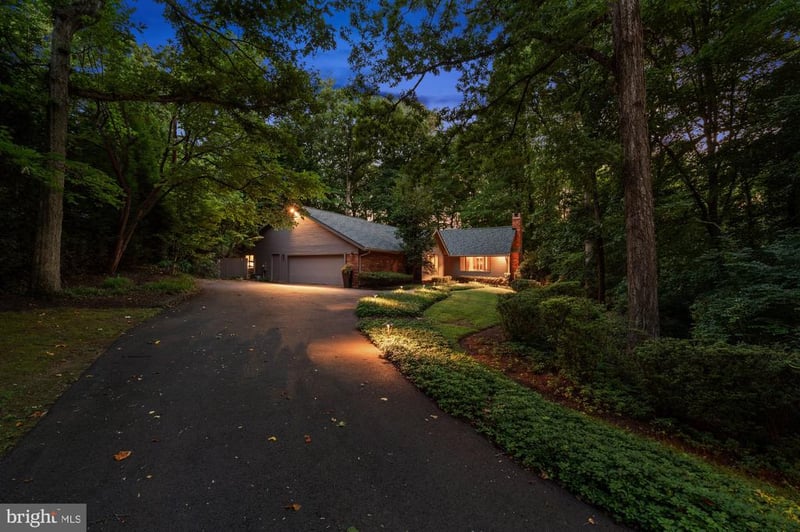 6800 Melody Ln, Bethesda, MD 20817