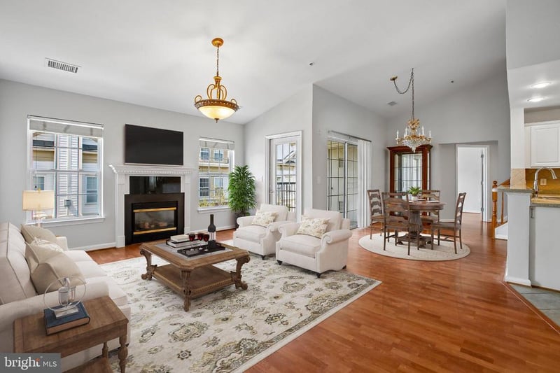 11506 Sperrin Cir #405, Fairfax, VA 22030