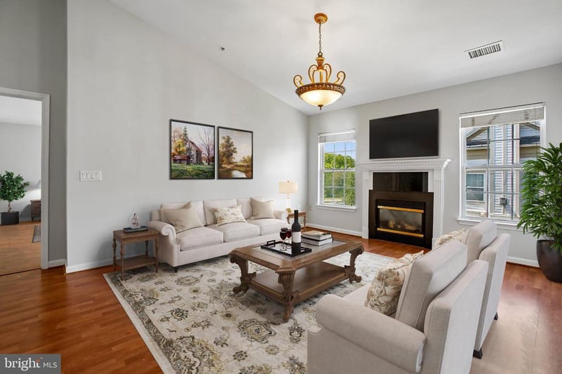 11506 Sperrin Cir #405, Fairfax, VA 22030