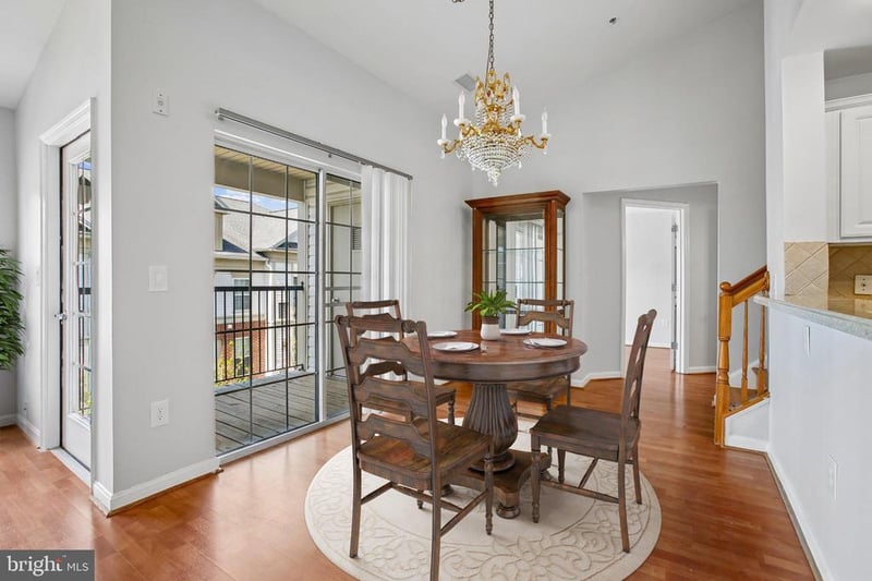 11506 Sperrin Cir #405, Fairfax, VA 22030
