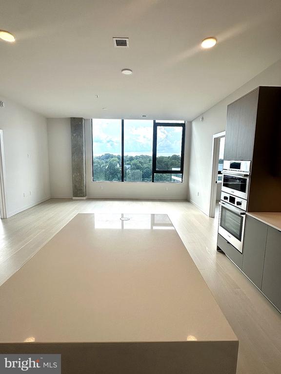 3030 Potomac Ave #PH5, Arlington, VA 22202