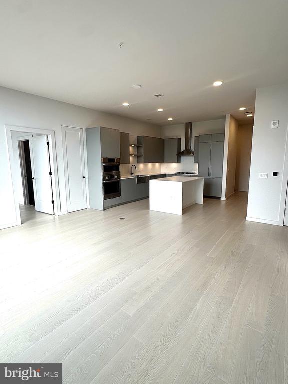 3030 Potomac Ave #PH5, Arlington, VA 22202