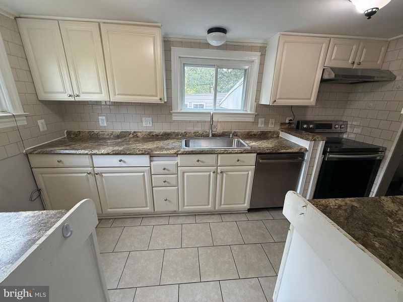 2619 Brooks Dr, Suitland, MD 20746