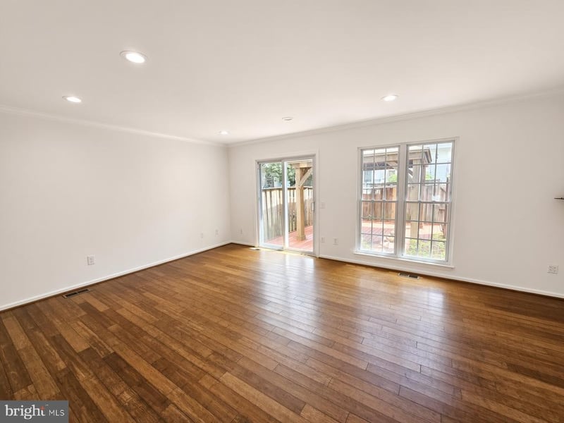 14829 Hancock Ct, Centreville, VA 20120