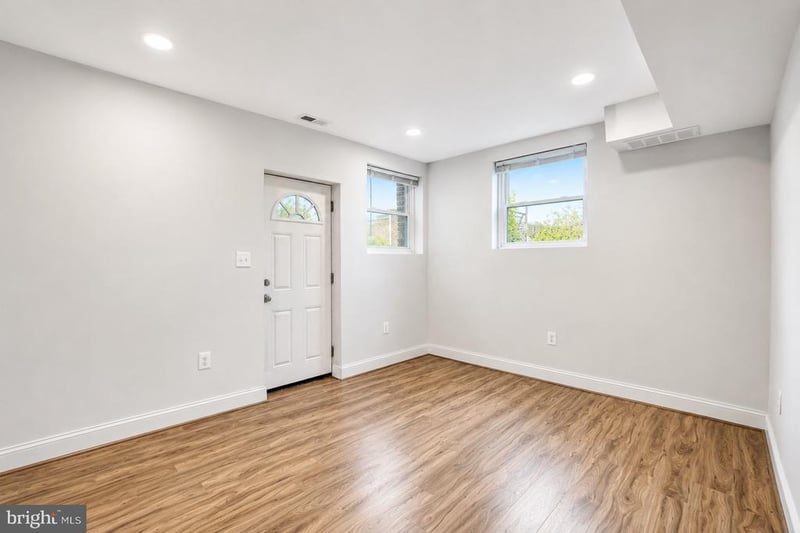 2851 Robinson Pl SE, Washington, DC 20020