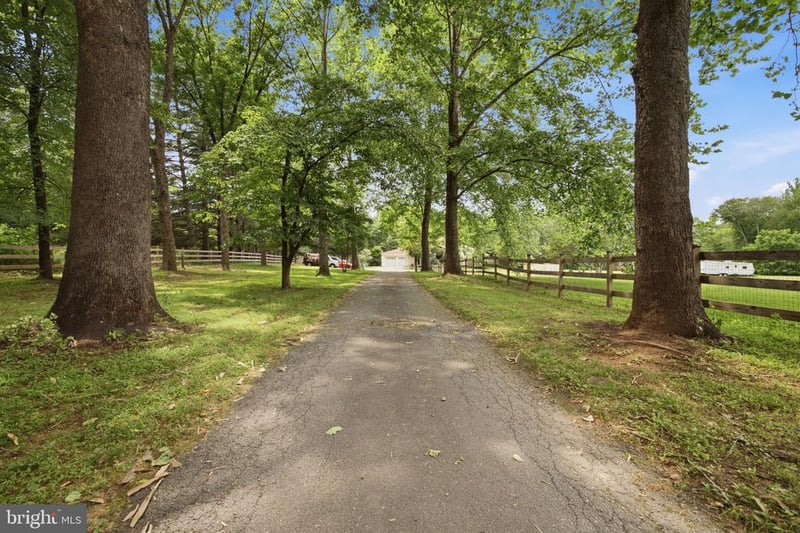 10108 Baileysburg Ln, Nokesville, VA 20181