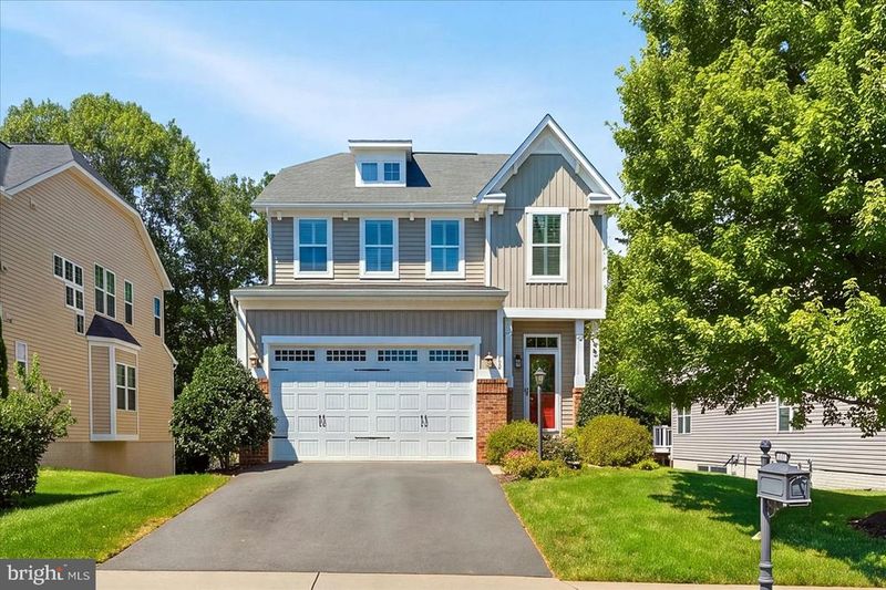 25625 Gathering Glen St, Aldie, VA 20105