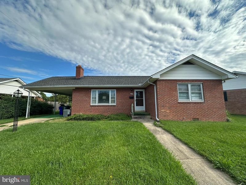 405 Delaware Rd, Frederick, MD 21701