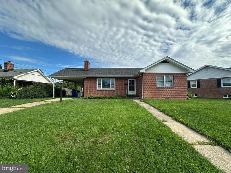405 Delaware Rd, Frederick, MD 21701