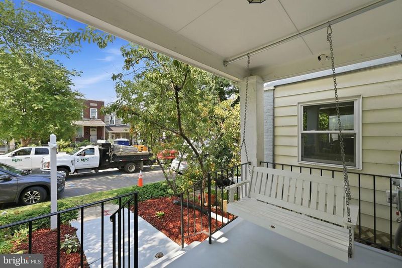 1738 L St NE, Washington, DC 20002