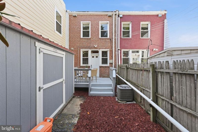 1738 L St NE, Washington, DC 20002