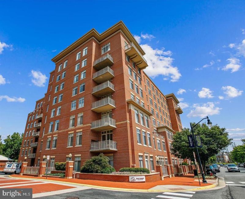 4480 Market Commons Dr #205, Fairfax, VA 22033