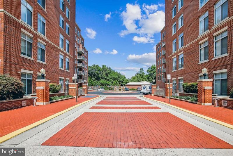 4480 Market Commons Dr #205, Fairfax, VA 22033