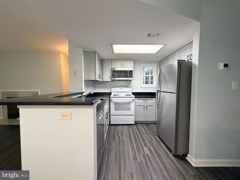 931 Hillside Lake Ter #103, Gaithersburg, MD 20878