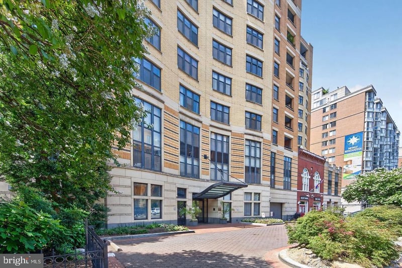 400 Massachusetts Ave NW #817, Washington, DC 20001