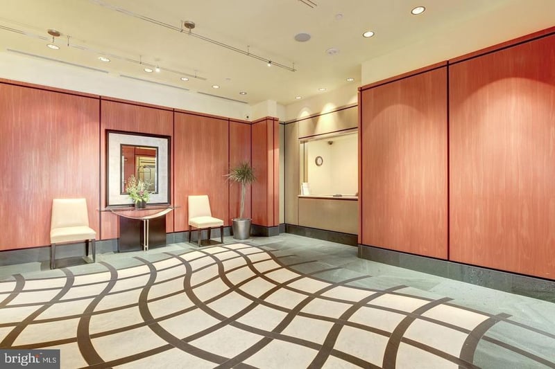 400 Massachusetts Ave NW #817, Washington, DC 20001