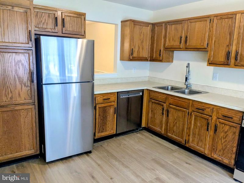 17109 Briardale Rd, Rockville, MD 20855