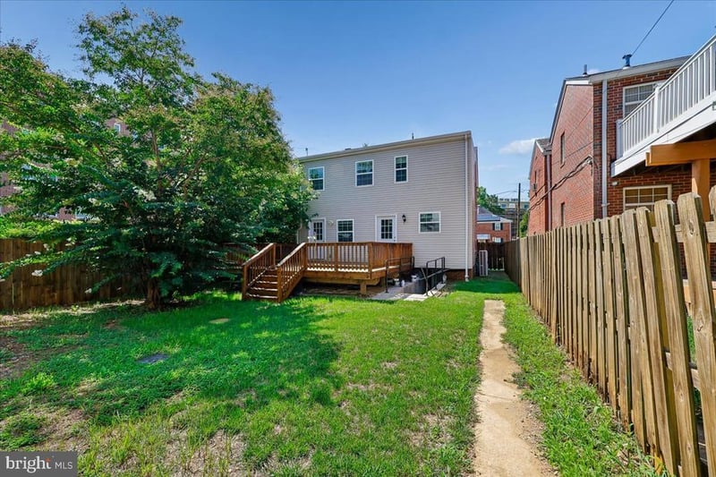 2826 Newton St NE, Washington, DC 20018