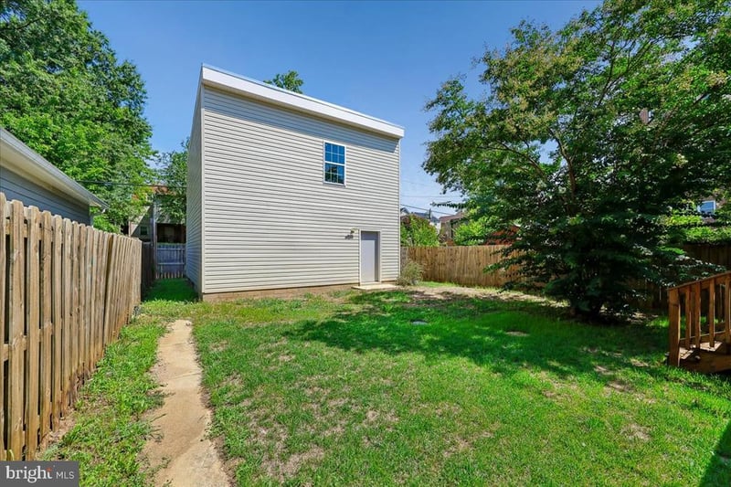 2826 Newton St NE, Washington, DC 20018