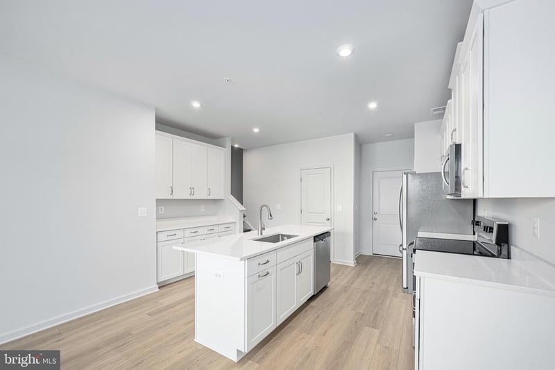 2630 Neabsco Common Pl, Woodbridge, VA 22191