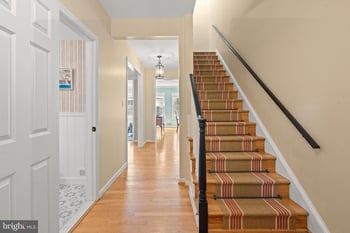 3581 Hamlet Pl, Chevy Chase, MD 20815