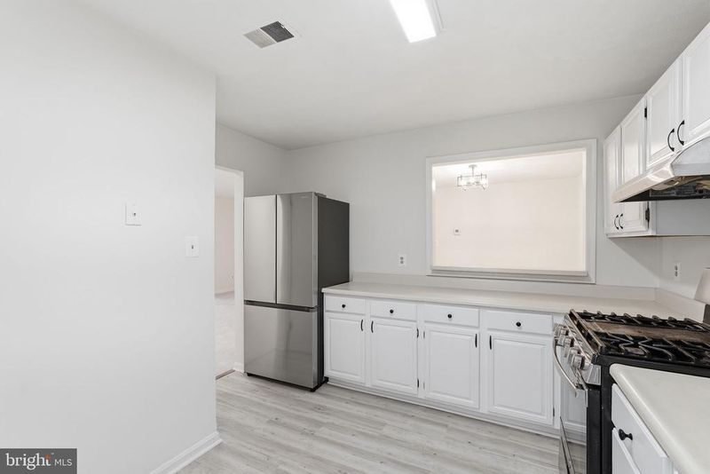 10120 Oakton Terrace Rd, Oakton, VA 22124
