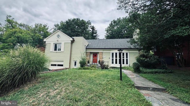 5737 26th St NW, Washington, DC 20015