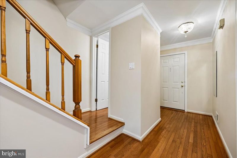 2459 Mccormick Rd, Rockville, MD 20850