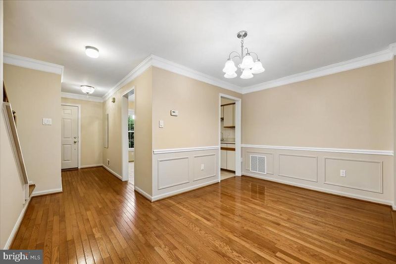 2459 Mccormick Rd, Rockville, MD 20850